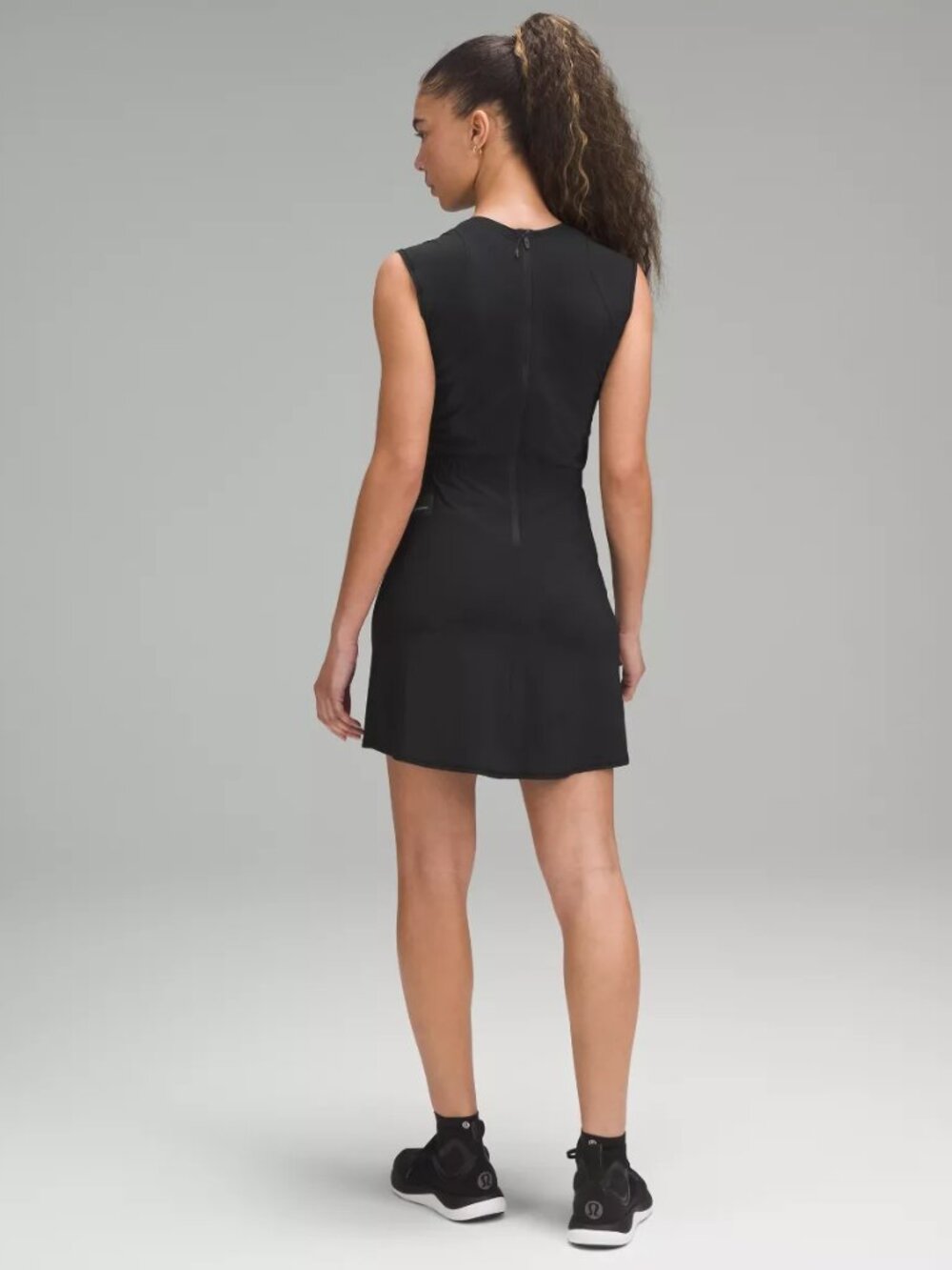 Lululemon Women's Size 6 Sleeveless Lined Hiking Dress Black Stretch Open-back w